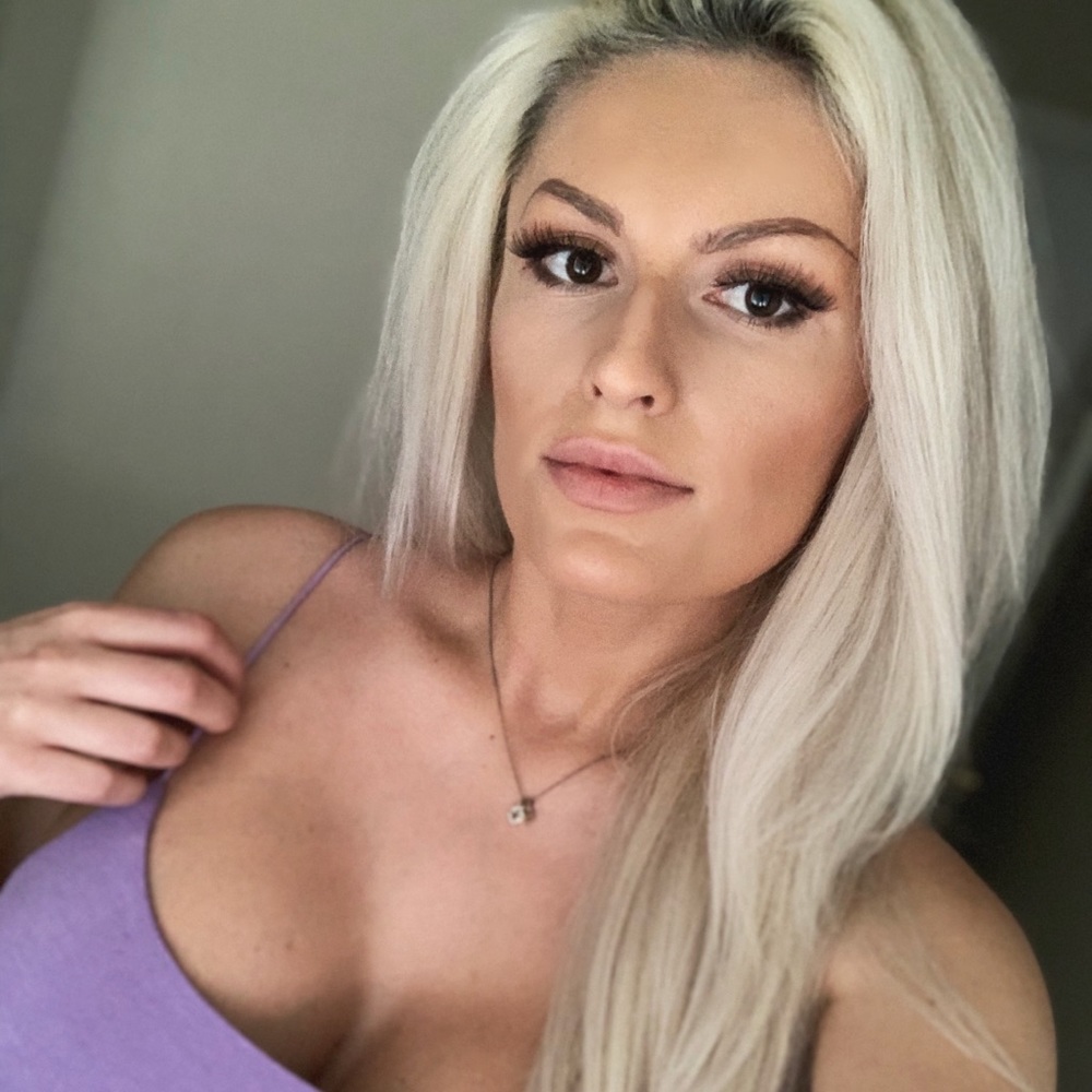 Meet your Posher, Monika